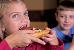 kids and pizza